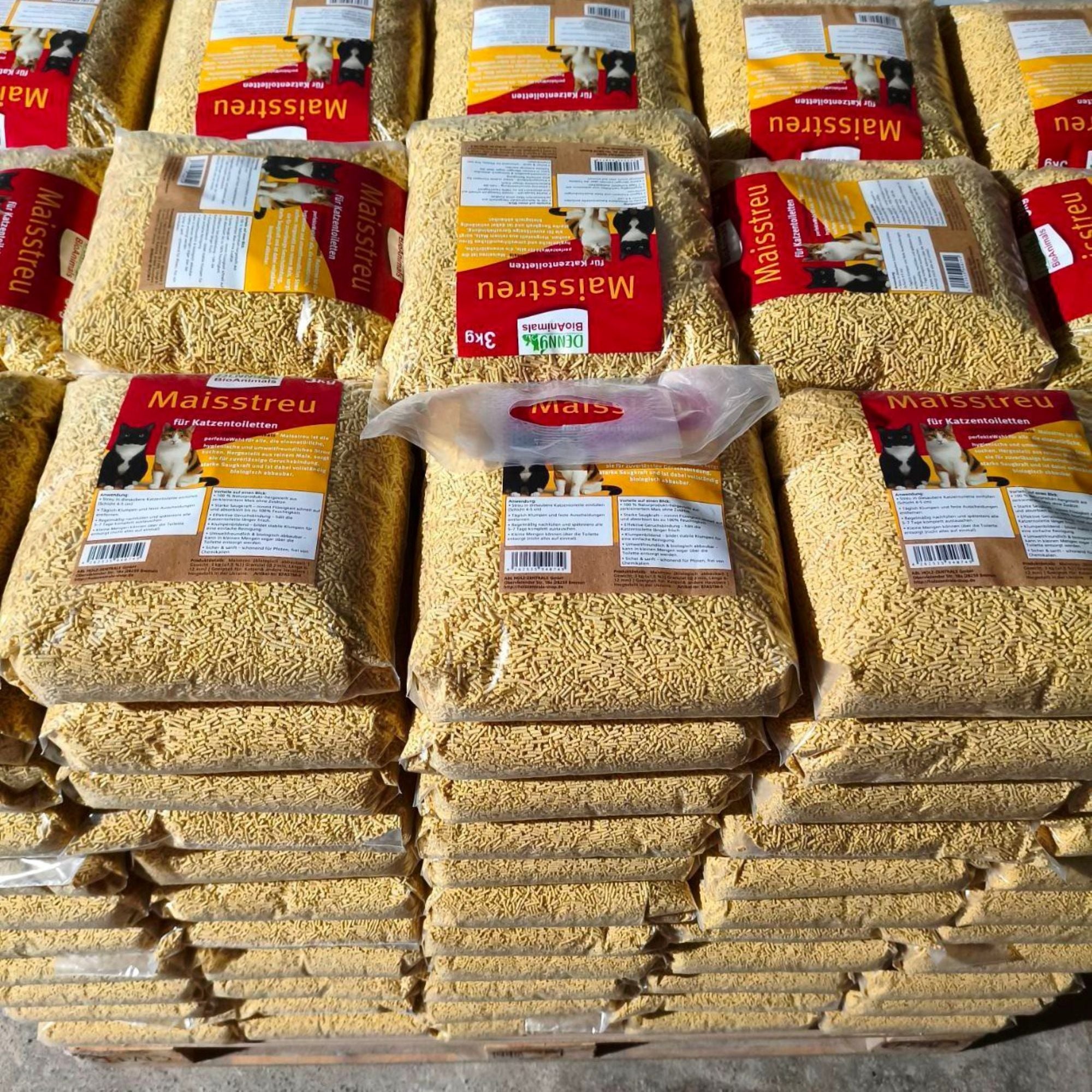 Denny BioAnimals® Maisstreu Katzenstreu 9 kg (3x3 kg) – 100 % natürlich & biologisch abbaubar – klumpend, staubfrei & geruchsneutral – nachhaltige Katzenstreu aus Maisfasern.