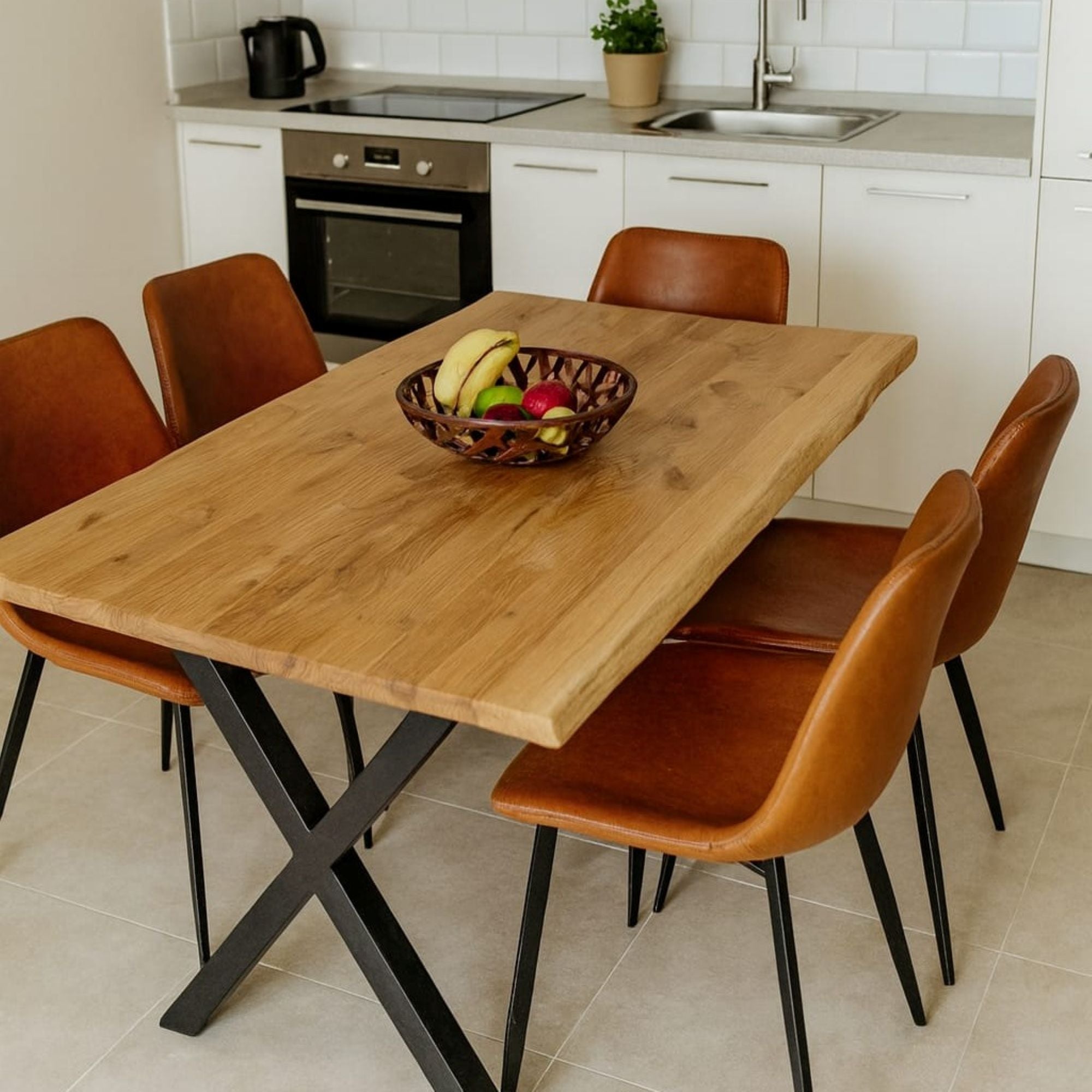 Massivholztisch Eiche  – Esszimmertisch mit 4 cm Tischplatte,  in 140-240 cm Länge,  mit Baumkante und gerade Kante &  X-Gestell aus Metall – moderner Esstisch Industrie-Design, handgefertigt, Kratzfest & natürlich geölt